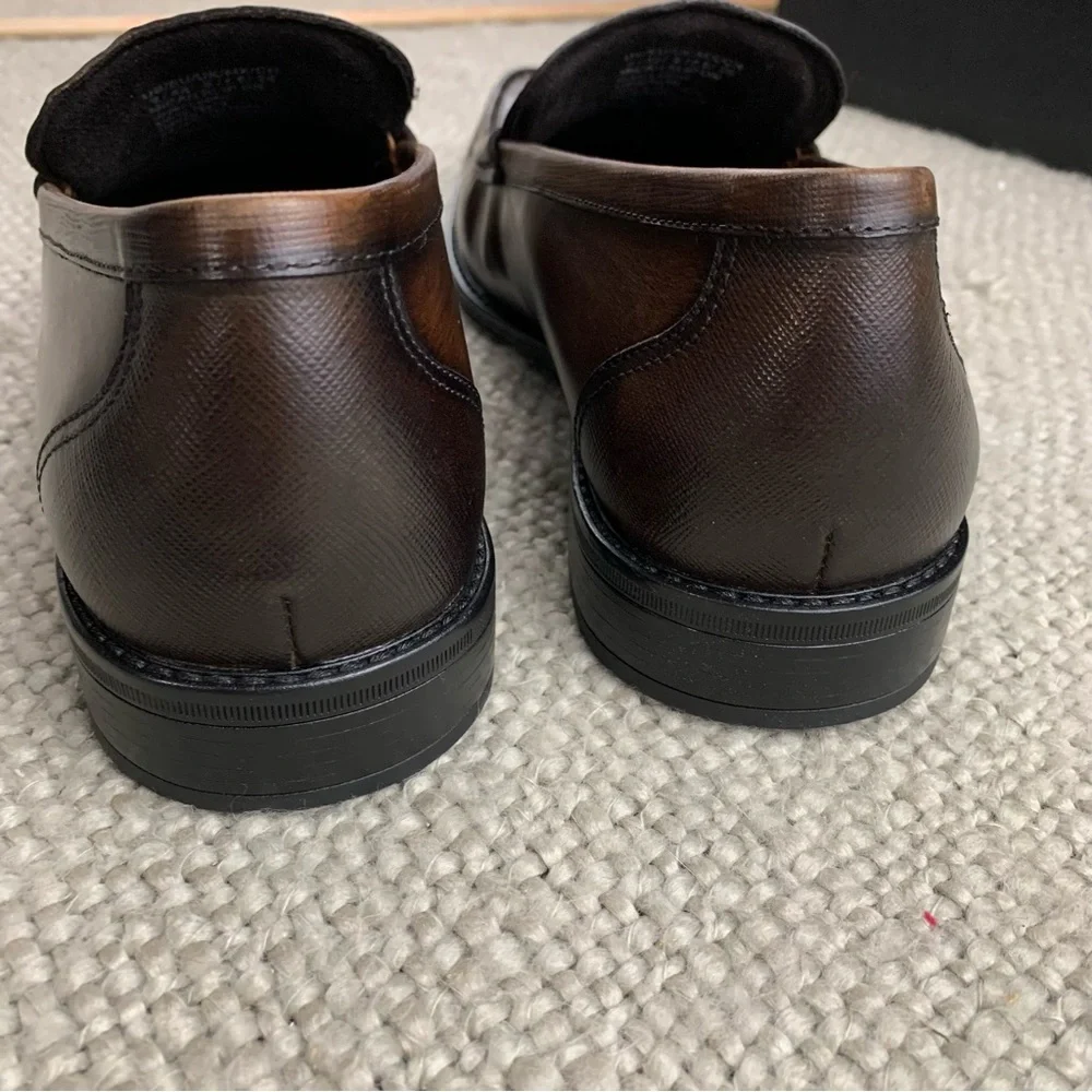 Kenneth Cole slip in casual shoe